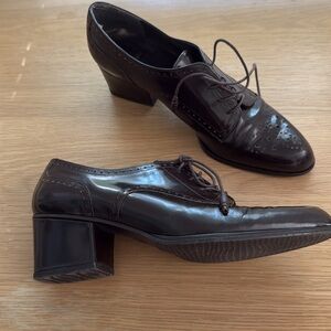 Stuart Weitzman granny heel oxfords